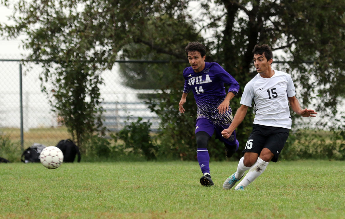 YC Mens Soccer vs Avila (26).JPG